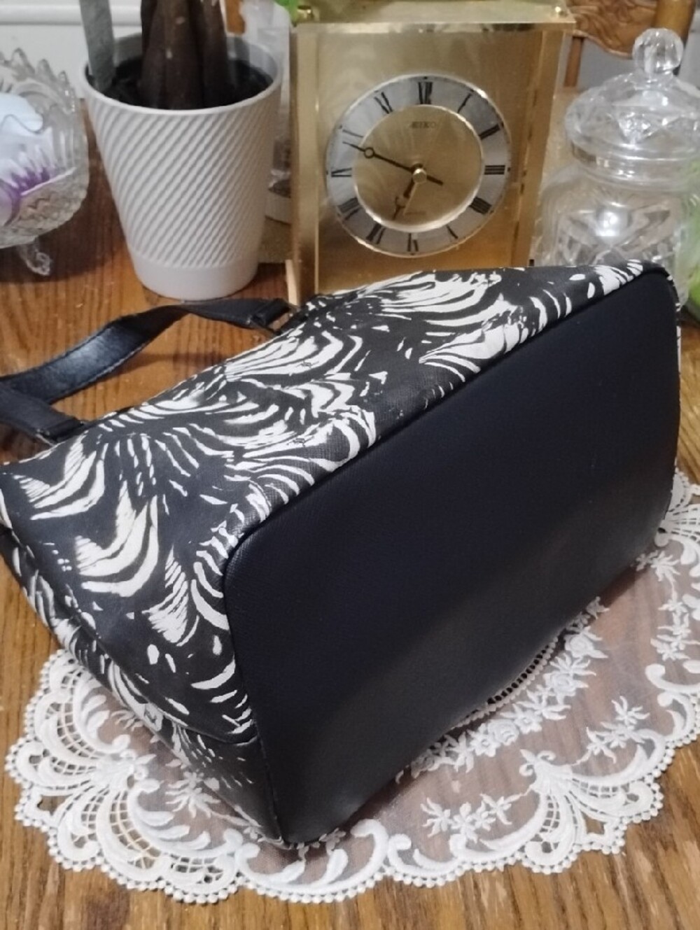 L.A.M.B. Black & White Swirl Print & Black Leather Tote! - Picture 5 of 7